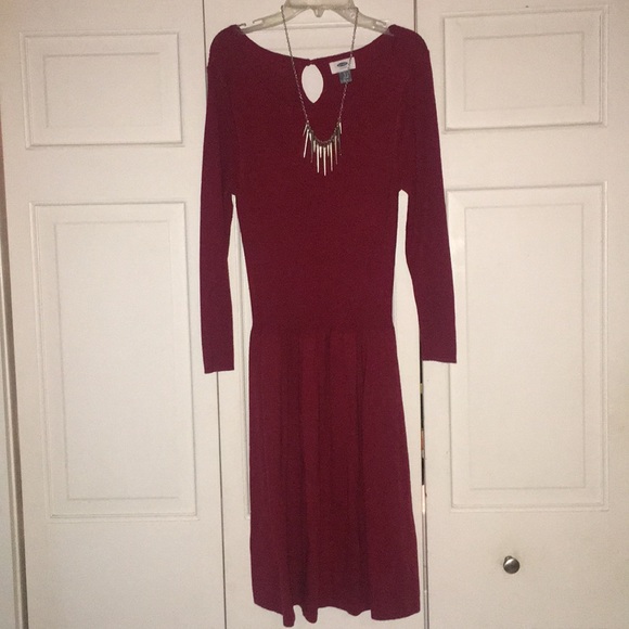 Old Navy Dresses & Skirts - Old Navy fit and flare knit dress L berry